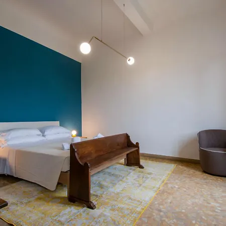 Piazza Del Carmine By Interhome