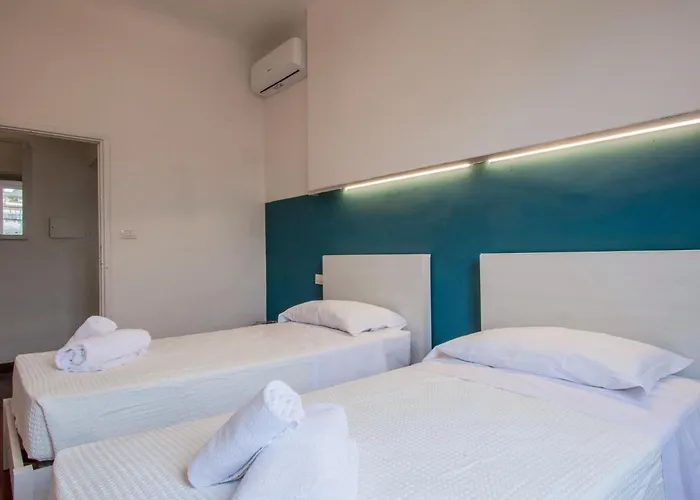Piazza Del Carmine By Interhome * Florencia