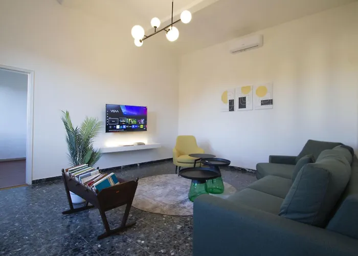 Piazza Del Carmine By Interhome *