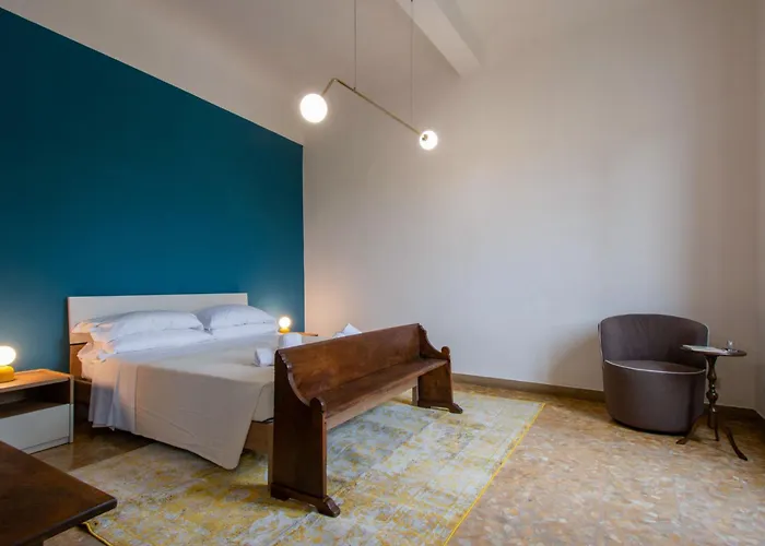 Piazza Del Carmine By Interhome
