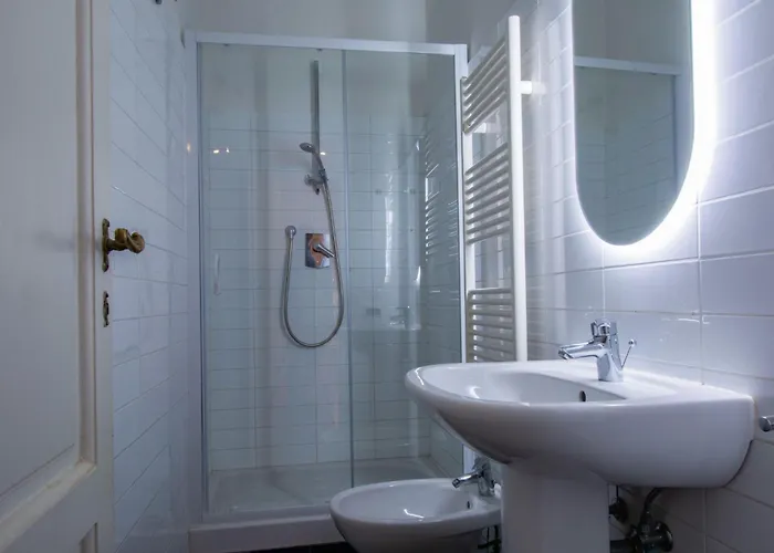 Piazza Del Carmine By Interhome Apartamento